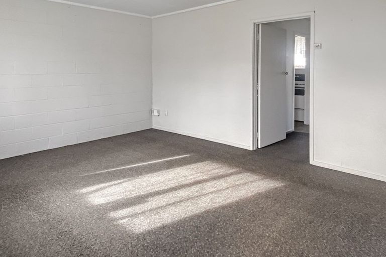 Photo of property in 1/76 Portage Road, New Lynn, Auckland, 0600