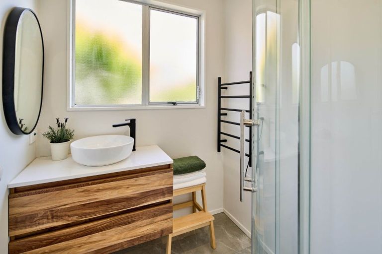 Photo of property in 39 Edgecombe Street, Newlands, Wellington, 6037