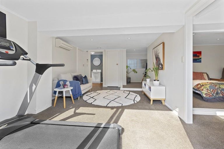 Photo of property in 50 Spencer Street, Crofton Downs, Wellington, 6035