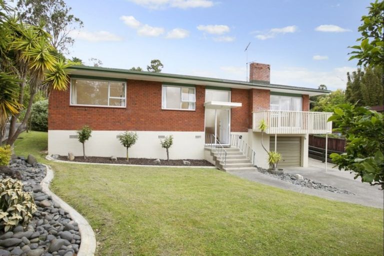 Photo of property in 58 Mayfair Crescent, Mairangi Bay, Auckland, 0630