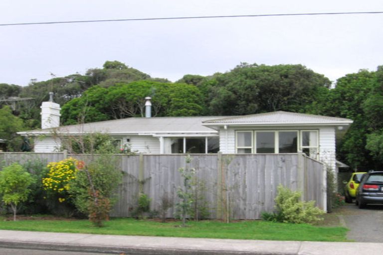 Photo of property in 34 Ngaio Road, Waikanae, 5036