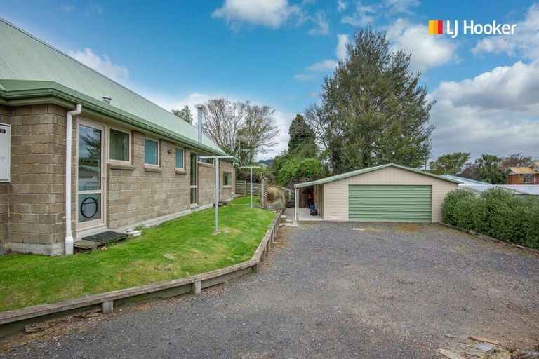 Photo of property in 19 Skerries Street, Outram, 9019