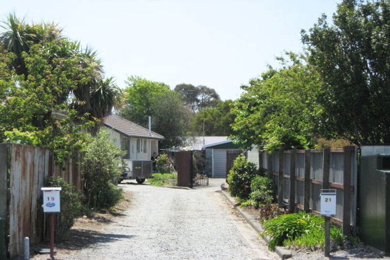 Photo of property in 21 Woodlands Place, Aranui, Christchurch, 8061