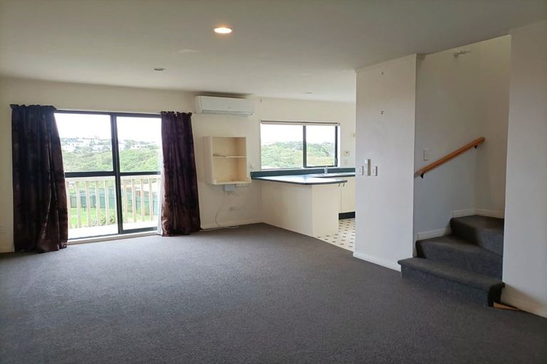 Photo of property in 21 Ladbrooke Drive, Newlands, Wellington, 6037