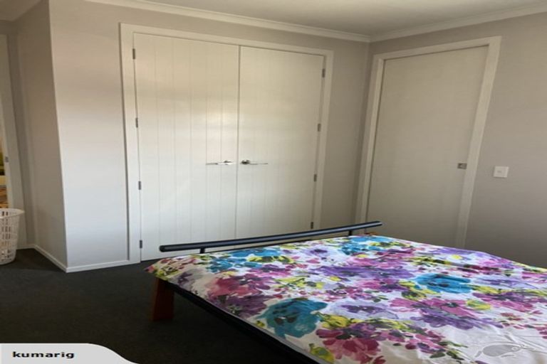 Photo of property in 124 Amesbury Drive, Churton Park, Wellington, 6037