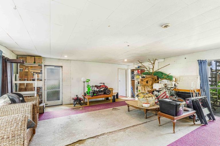 Photo of property in 25 Bridgens Avenue, Te Atatu Peninsula, Auckland, 0610