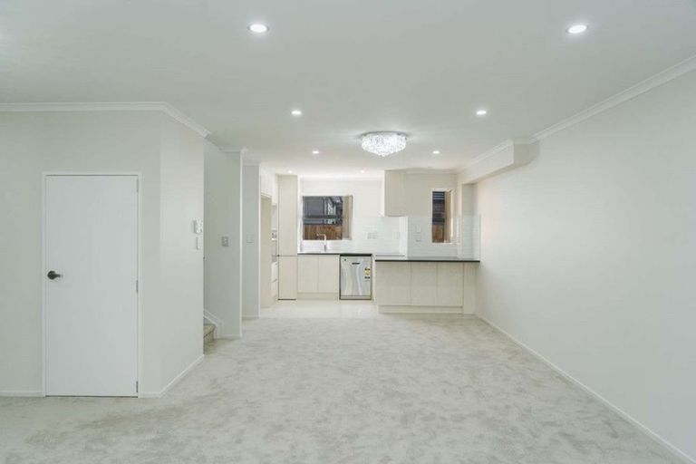 Photo of property in 79a Russell Road, Manurewa, Auckland, 2102