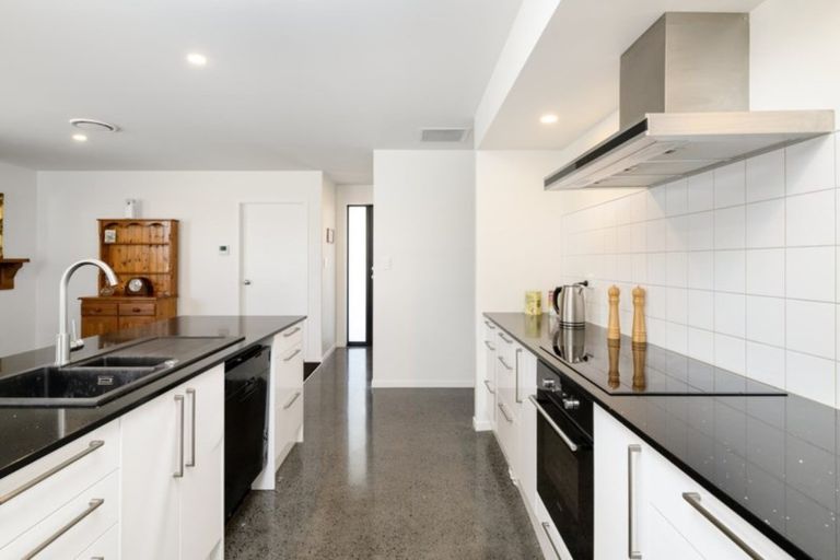 Photo of property in 9 Kahuparere Crescent, Pyes Pa, Tauranga, 3112