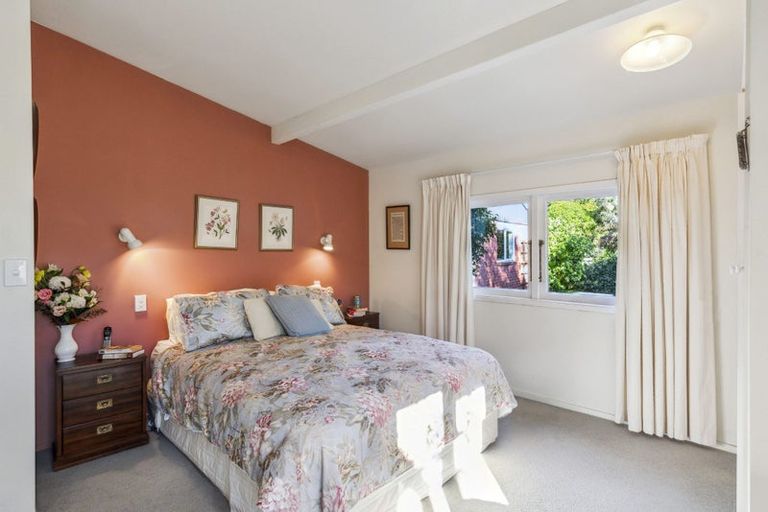 Photo of property in 16 Kakariki Grove, Waikanae, 5036