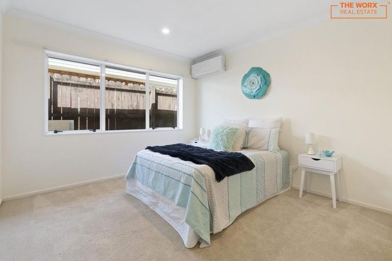 Photo of property in 6 Aristoy Close, Conifer Grove, Takanini, 2112