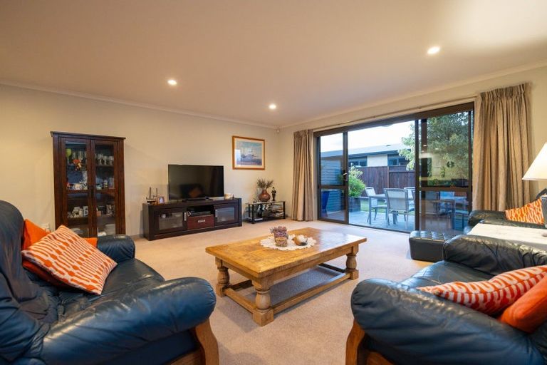 Photo of property in 47 Geneva Terrace, Kelvin Grove, Palmerston North, 4414