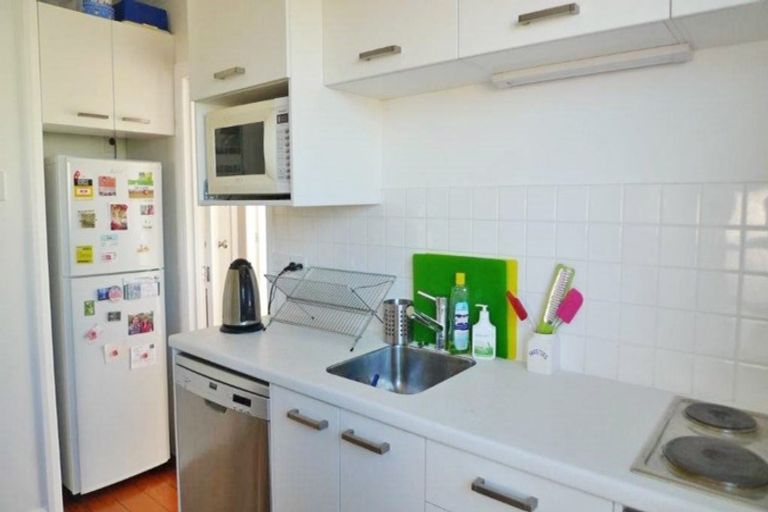 Photo of property in 20 Craigbank Avenue, New Lynn, Auckland, 0600