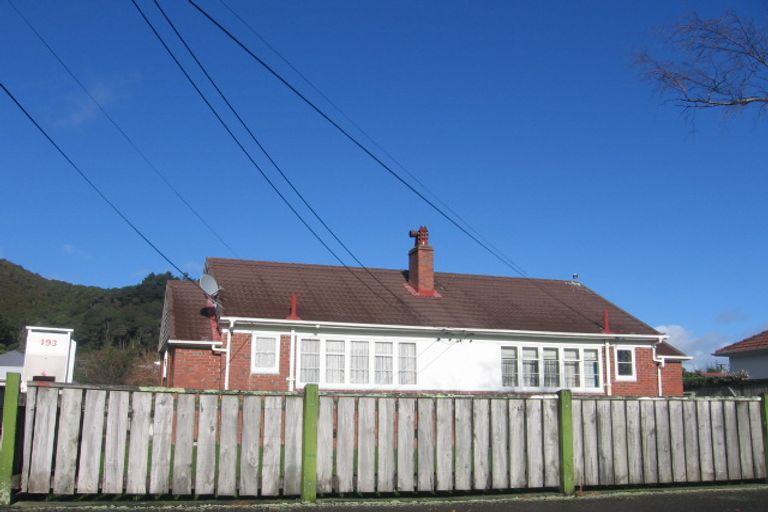 Photo of property in 191 Whites Line East, Waiwhetu, Lower Hutt, 5010