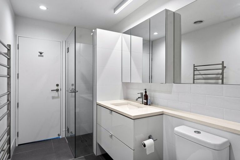 Photo of property in 206 Hobsonville Point Road, Hobsonville, Auckland, 0616