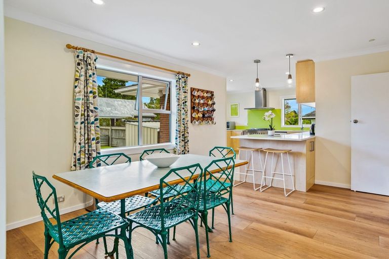 Photo of property in 23 Lucinda Place, Glen Eden, Auckland, 0602