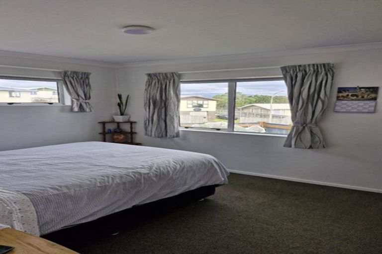 Photo of property in 17 Maui Place, Spotswood, New Plymouth, 4310