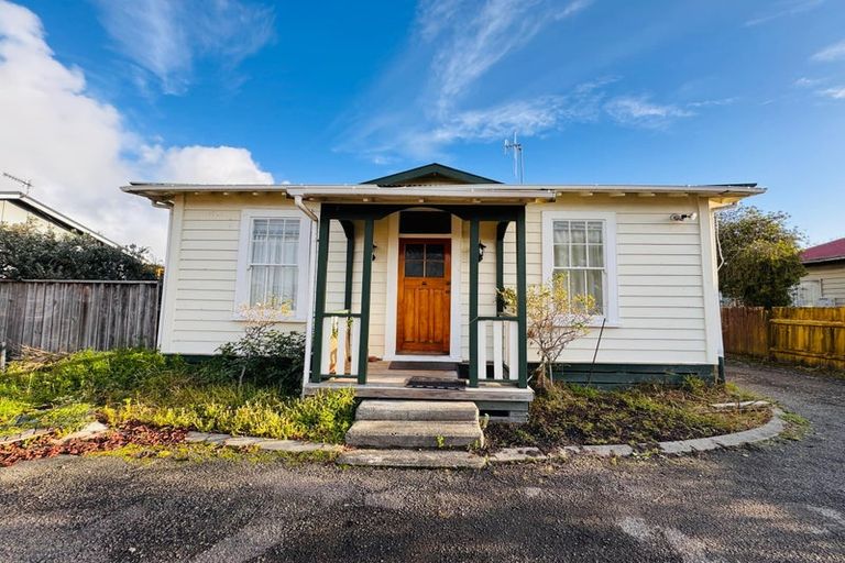 Photo of property in 74 Milson Line, Milson, Palmerston North, 4414