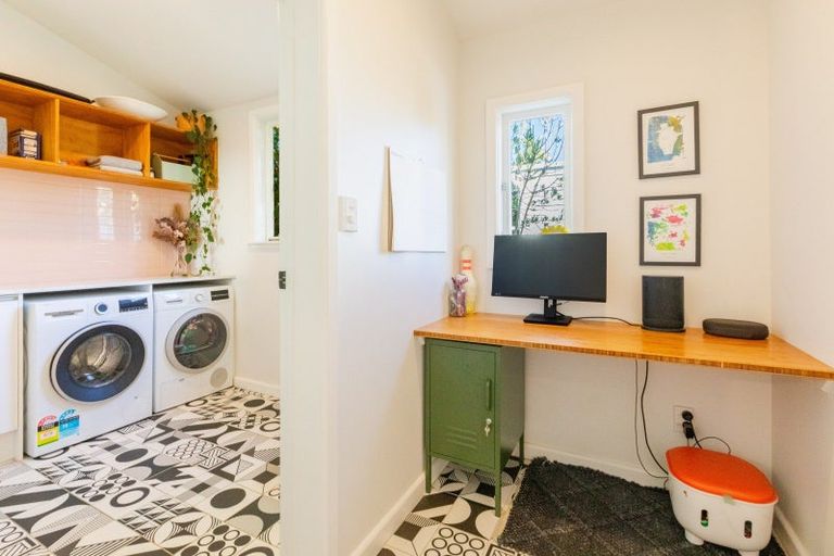 Photo of property in 100 Vigor Brown Street, Napier South, Napier, 4110