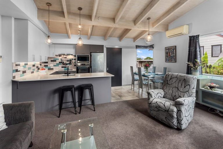 Photo of property in 19b Commins Road, Onerahi, Whangarei, 0110