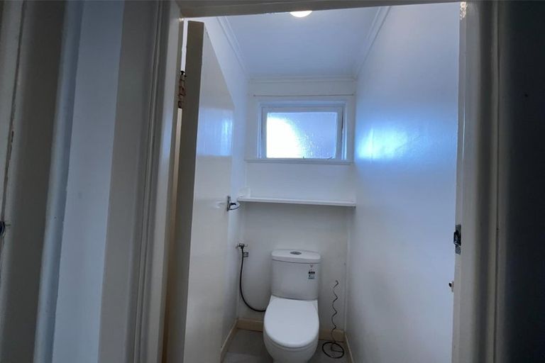 Photo of property in 1/204 Edmonton Road, Te Atatu South, Auckland, 0610