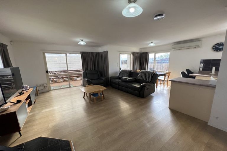 Photo of property in 12b Rosier Road, Glen Eden, Auckland, 0602