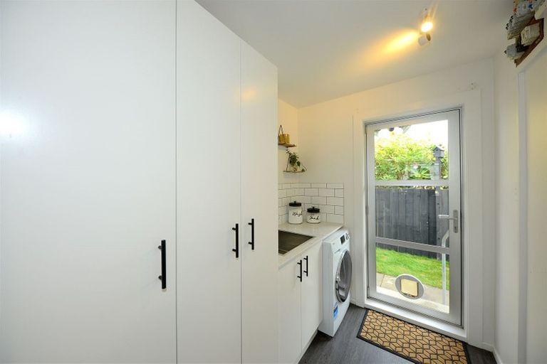 Photo of property in 2/5 Frome Place, St Albans, Christchurch, 8052
