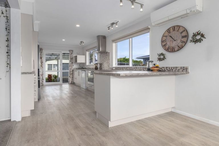 Photo of property in 74 Kennedy Drive, Levin, 5510