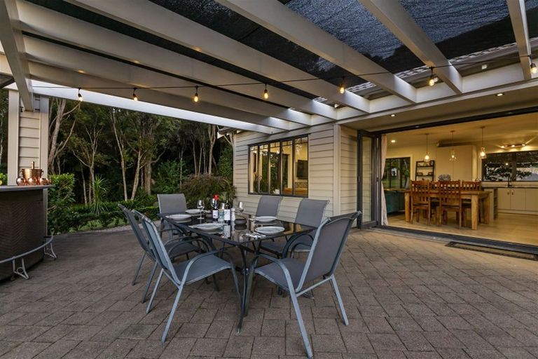 Photo of property in 251 Kaipara Road, Papakura, 2582