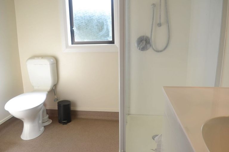 Photo of property in 15 Creswick Terrace, Northland, Wellington, 6012