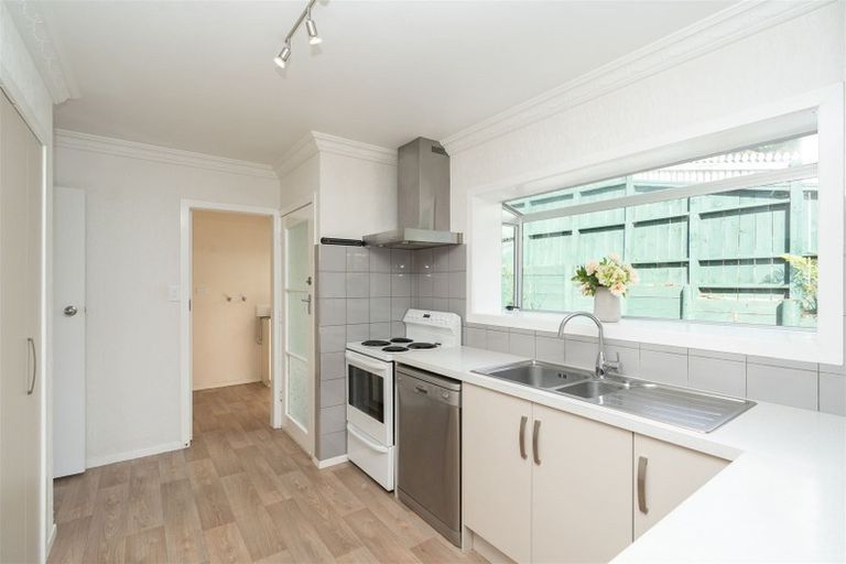 Photo of property in 2 Lachlan Drive, Dinsdale, Hamilton, 3204