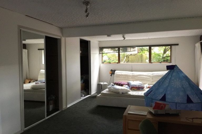 Photo of property in 6 Longwood Place, Forrest Hill, Auckland, 0620