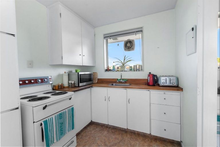 Photo of property in 90 Springs Road, Hornby, Christchurch, 8042