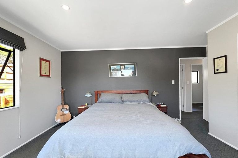 Photo of property in 8 Longview Rise, Massey, Auckland, 0614