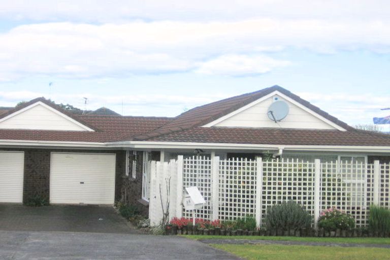 Photo of property in 2/3a Youngs Road, Papakura, 2110