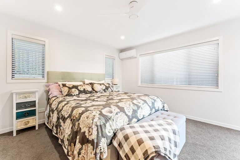 Photo of property in 90 Arran Point Parade, Orewa, 0931