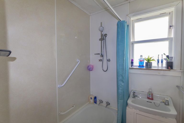 Photo of property in 17 Blyth Street, Holmes Hill, Oamaru, 9401