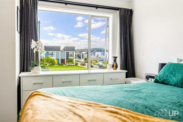 Photo of property in 17 Rangihina Road, Hobsonville, Auckland, 0616