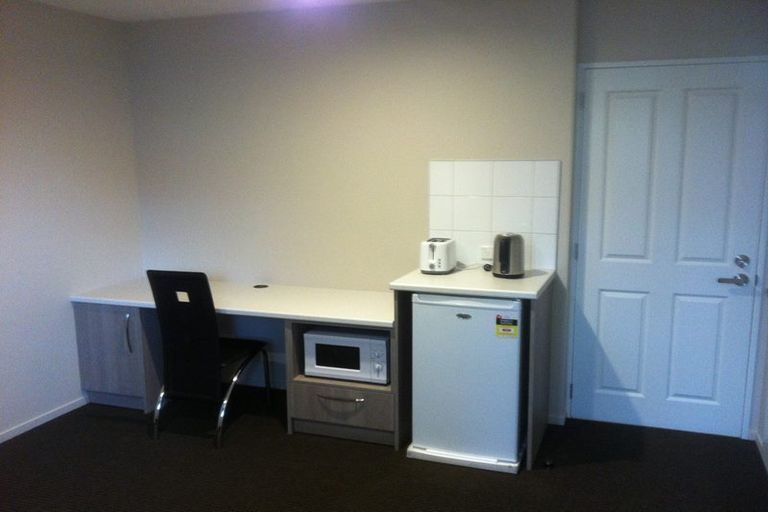 Photo of property in 98 Rattray Street, Riccarton, Christchurch, 8041