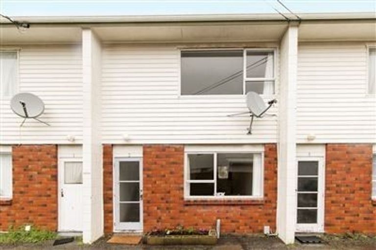 Photo of property in 37u2 Frankmoore Avenue, Johnsonville, Wellington, 6037