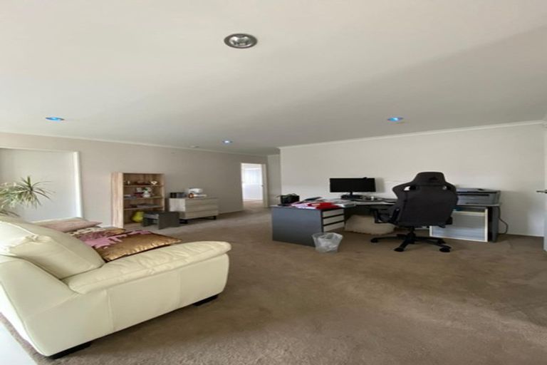 Photo of property in 22 Carlos Drive, Flat Bush, Auckland, 2016