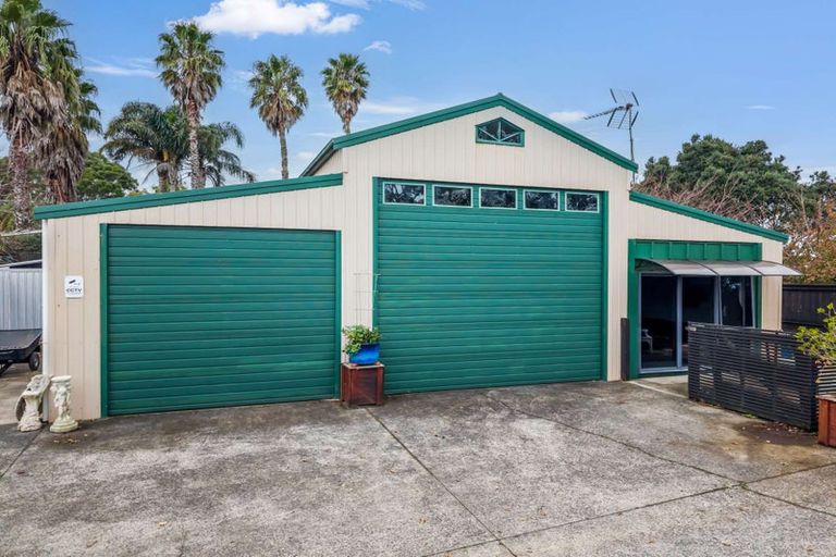 Photo of property in 17 Brights Road, Waiuku, 2123