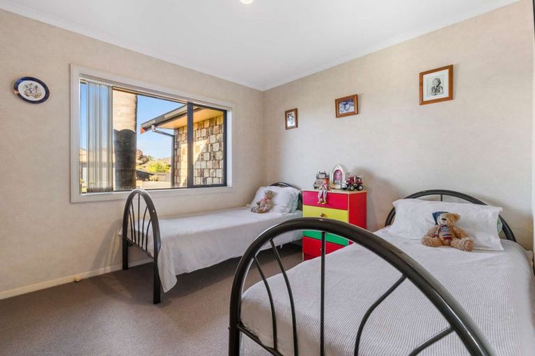 Photo of property in 2 Oreti Crescent, Papamoa Beach, Papamoa, 3118