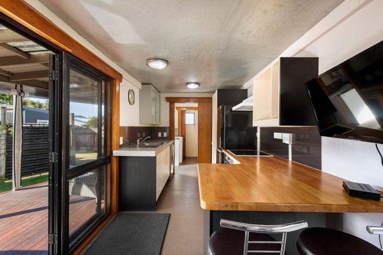 Photo of property in 42 Beach Road, Waihi Beach, 3611