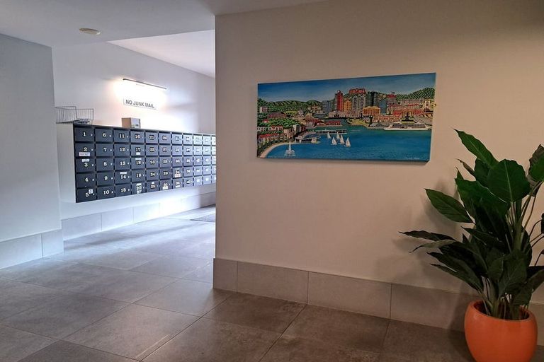 Photo of property in Urbane Apartments, 2/29 Webb Street, Mount Cook, Wellington, 6011