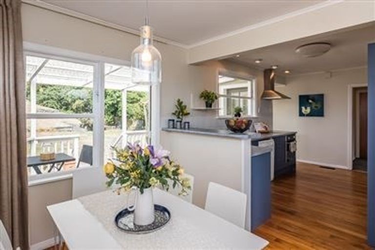 Photo of property in 12 Hillcrest Road, Raumati South, Paraparaumu, 5032