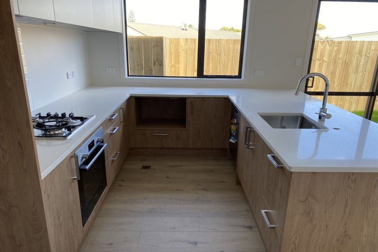 Photo of property in 27u2 Norman Street, Nawton, Hamilton, 3200