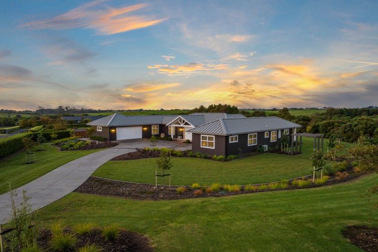 Photo of property in 90 Bushlake Way, Kingseat, Papakura, 2580