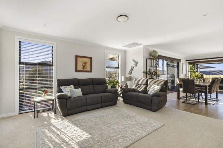 Photo of property in 8 Rylstone Way, Te Kauwhata, 3710