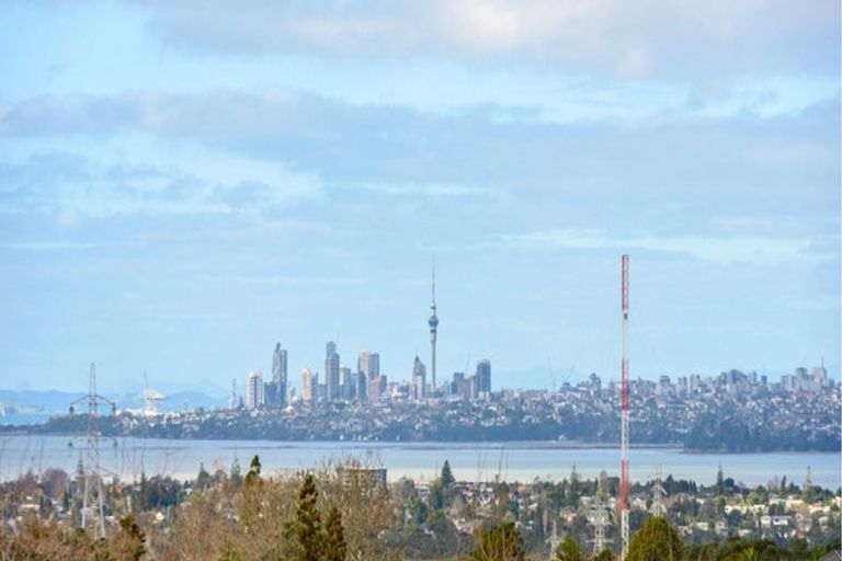 Photo of property in 4/241 Don Buck Road, Massey, Auckland, 0614