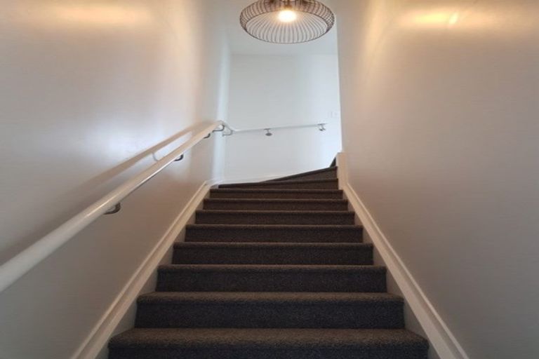 Photo of property in 41 Carder Court, Hobsonville, Auckland, 0618